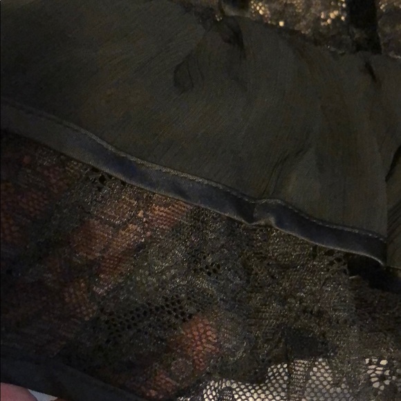 Guess Ruffle Tank - Picture 9 of 12